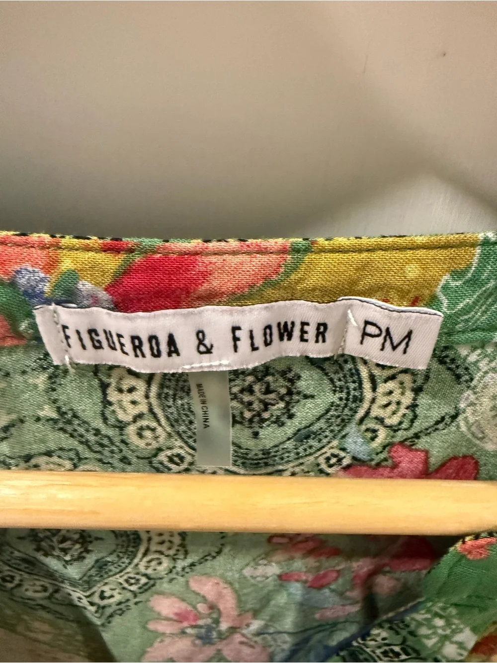 Figueroa $ Flower Boho Patchwork Green Floral Button-Front Women's Top - Picture 3 of 4